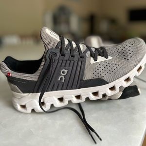 Women’s On Cloud Helion Lightweight Running Sneaker - Sz 10